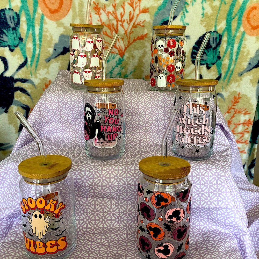 Glass cups w/lids and glass straw